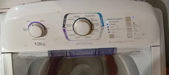 Máquina de lavar roupa Eletrolux 13 kg funcionando perfeitamente. Não entrego