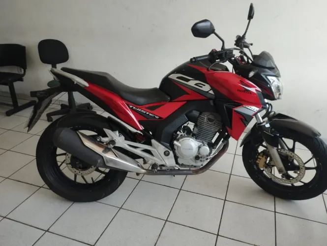 Honda CB Twister 250 - Conservada | Documentação em dia