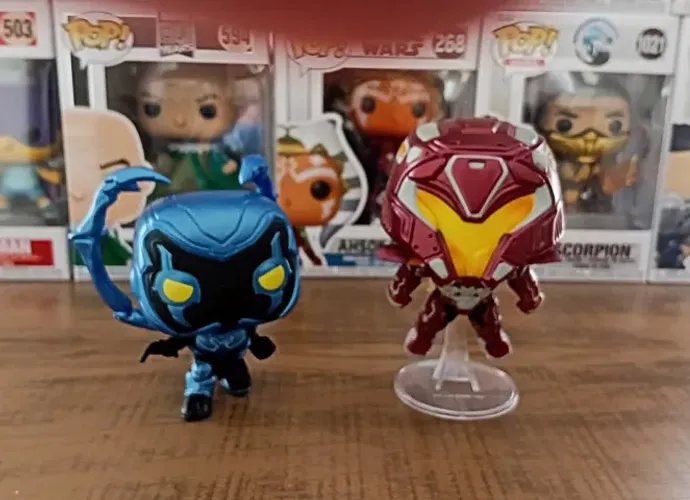 Funkos Pops Blue Beetle Besouro Azul 1403 e Conrad Carapax 1405 (Originais)