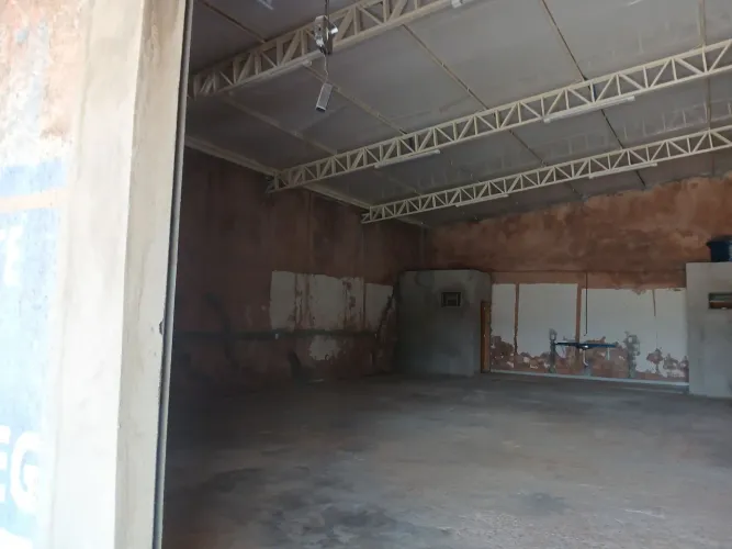 Vendo ou troco galpão com 150 quadrados 