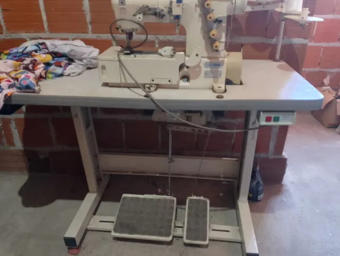 Máquina de costura