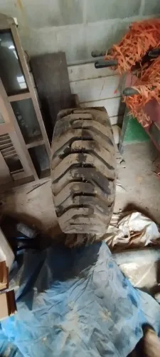 Pneu novo para bobcat
