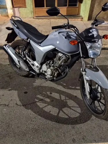 Vendo uma moto 160 start ou troco em fan ou titam