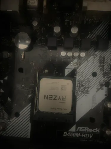 Kit Ryzen 5 5600 + 2x8 Glowy RGB + B450M AsRock