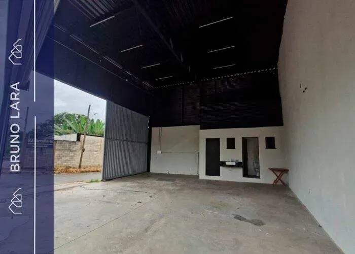 Galpão disponível para locação no Bairro Padre Eustáquio Igarapé / MG.
