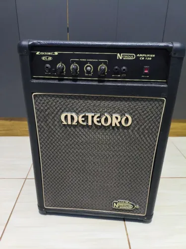 Amplificador de Baixo Meteoro CB150