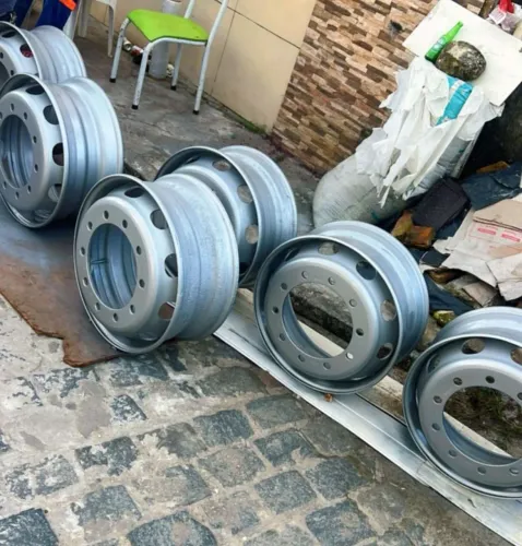 Vende se Rodas 295 e Pneus 295 também 