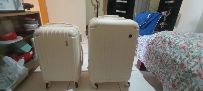 2 MALAS  DE DESPACHO E MAO