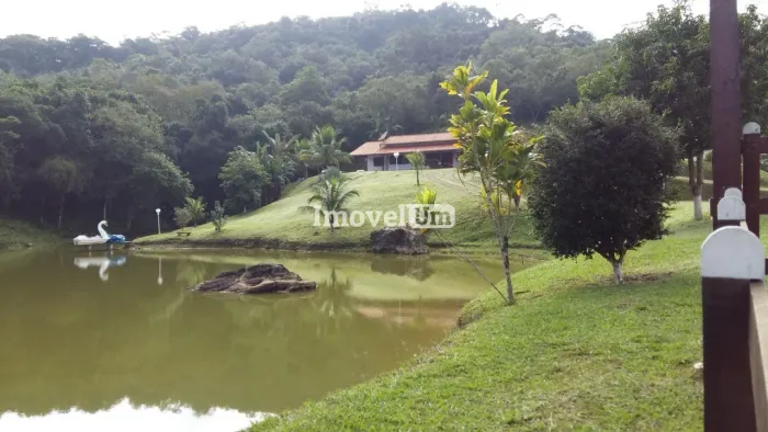Papucaia | Sítio 6 quartos, sendo 6 suites