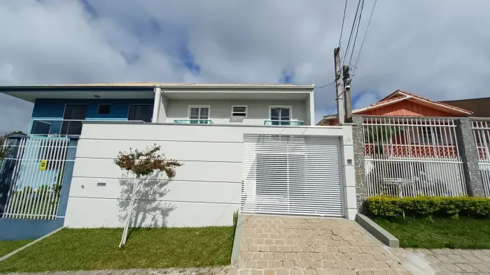 Sobrado 4 Quartos (1 Suíte) | 157 m² | Gourmet | Capão Raso | Aceita imóvel e carro