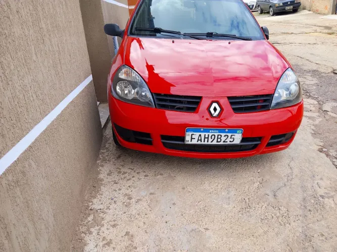 Renault Clio Hi-flex 1.0 16V 5P 2011