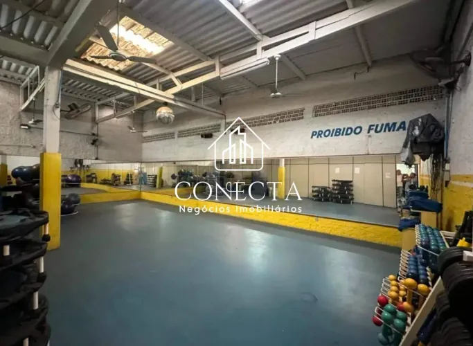 Galpão comercial disponível para locação no Presidente Roosevelt