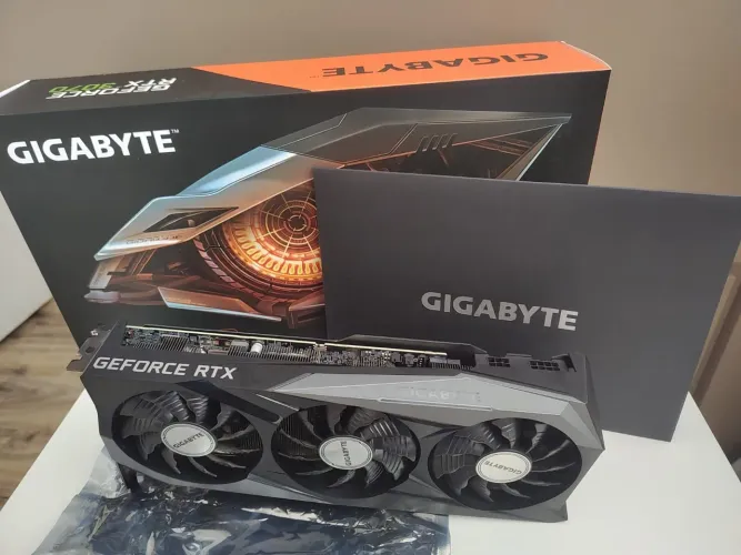 Gigabyte GeForce RTX 3070 Gaming OC 8GB GDDR6 - Excelente Estado / Caixa Original