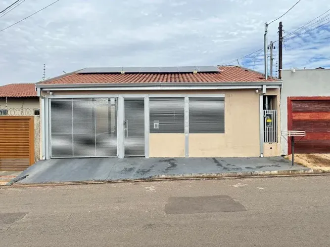 Casa com piscina - Bairro Estrela Dalva