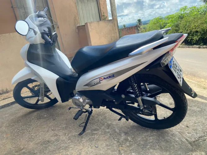 Moto Avelloz 