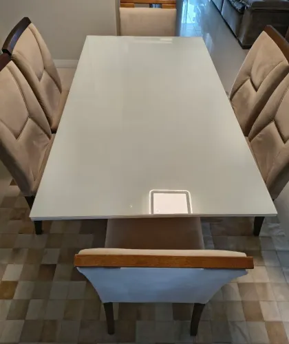 Mesa com cadeiras