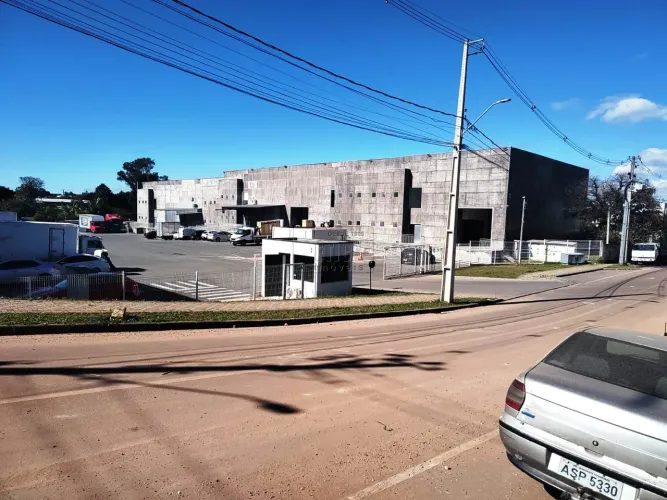 BARRACÃO/GALPÃO à venda com 527.13m² por R$ 2.000.000,00 no bairro Cidade Industrial - CUR
