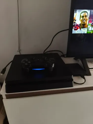 Ps4 slim  desbloqueado com disco hd de 1 t e memória de 500 gb  