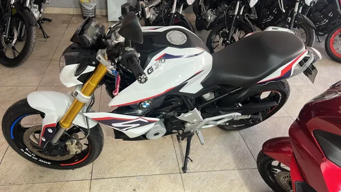 BMW G310 R muito novinha