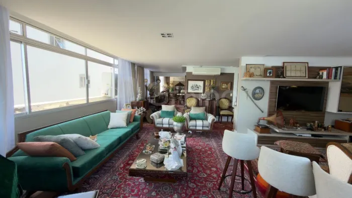 Apartamento de 226m² com 4 quartos sendo 2 suítes na Beiramar