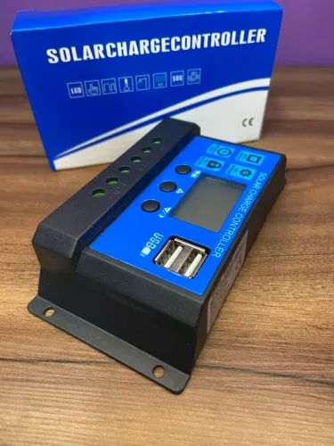 *Controlador de Carga Solar PWM SolarChargeController