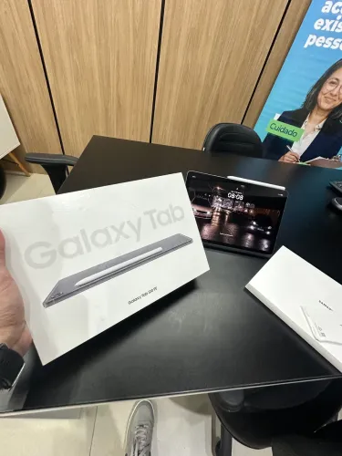 Tablet Samsung Galaxy Tab S10 FE com Capa e Caneta S Pen 8GB RAM 128GB estudo trabalho