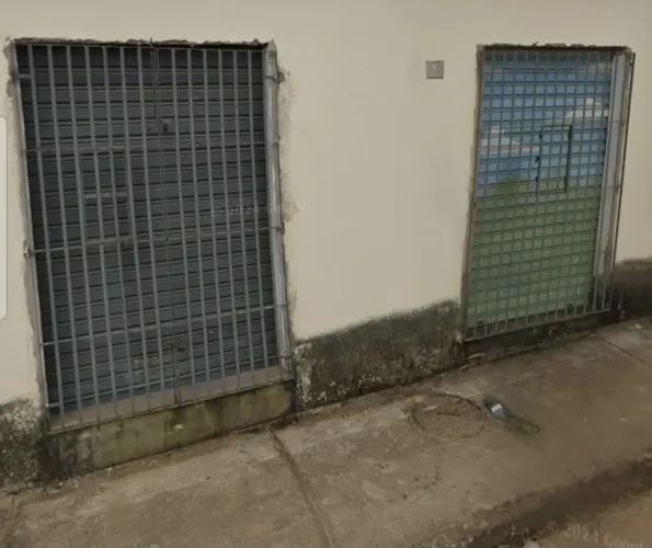 02 portas de rolo em perfeito estado