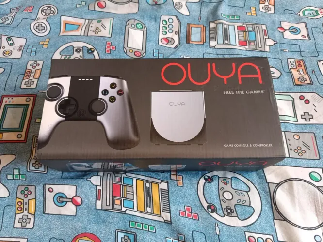 Ouya Console Completo, com controle, caixa, manual e cabos.