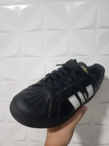 Tênis adidas