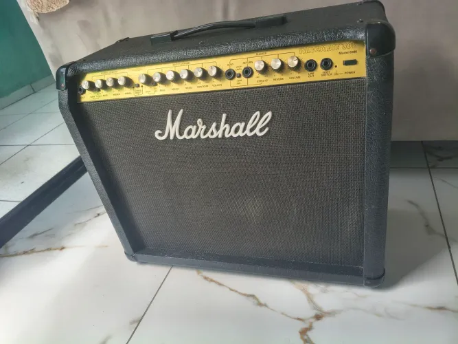 Amplificador Marshall valveste 8080 a lenda Britânico
