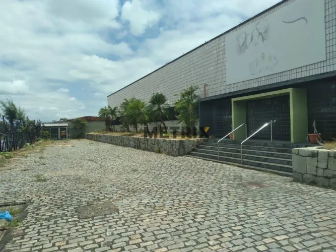 Terreno com galpao na Av. Francisco Sá