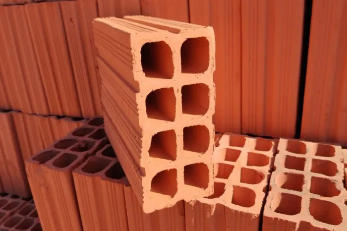 Tijolos 8 furos - tenho 7 milheiros