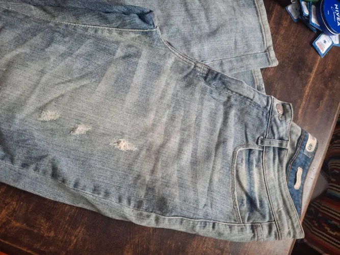 Vendo calça Luigi Bertolli skny nova tamanho 40