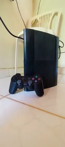 VENDE-SE PS3 DESBLOQUEADO (HEN 4.93) 250GB ACOMPANHA 2 CONTROLES +5 JOGOS DIGITAIS (USADO