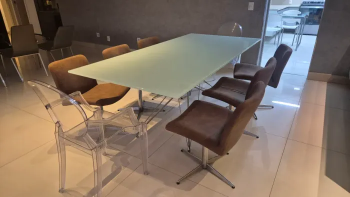 Mesa de jantar moderna em vidro e aço cromado - 2 m × 1 m
