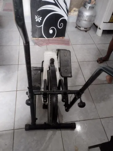 Bicicleta de academia 