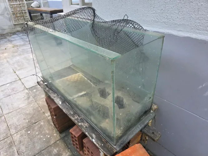 Vendo aquário de 80 lt