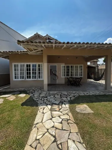 Casa para Venda em Macaé, Barra, 4 dormitórios, 1 suíte, 4 banheiros, 2 vagas