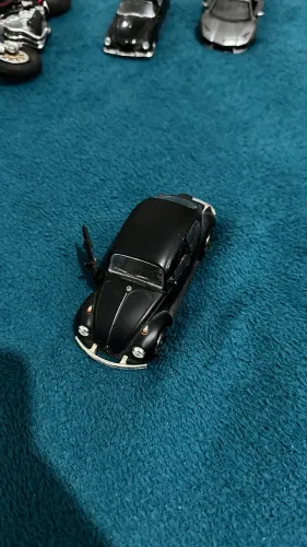 Miniatura Volkswagen Fusca preto