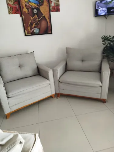Sofá 3 lugares e duas poltronas