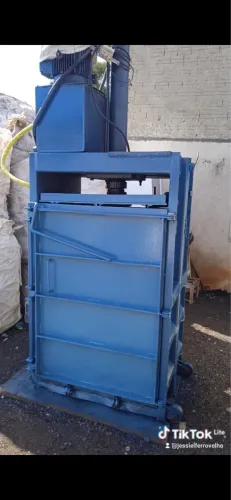 Prensa Para reciclagem papelão e pet