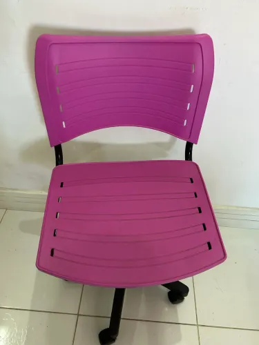 Cadeira de escritório rosa 