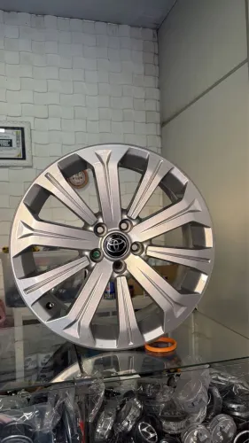 Vende rodas Corolla 2020 em diante aro 17 ótimo estado