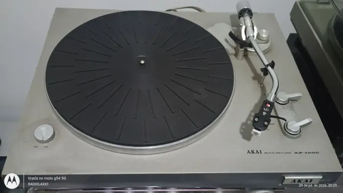 Toca discos Akai