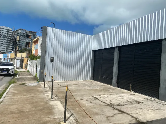 LOJA TÉRREA - EXCELENTE LOCALIZAÇÃO 