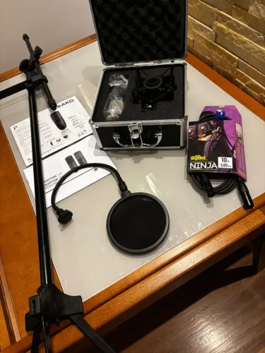 Microfone condensador Akg P220, NOTA, Novo sem uso, Maleta manuais e Acessórios
