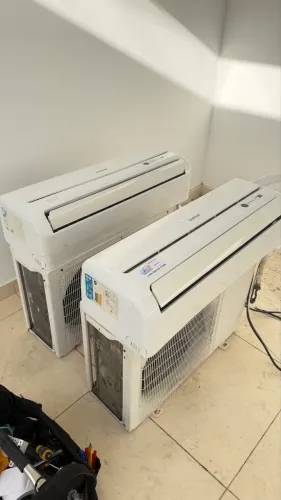 2 Centrais de ar-condicionado 12 Mil BTUs