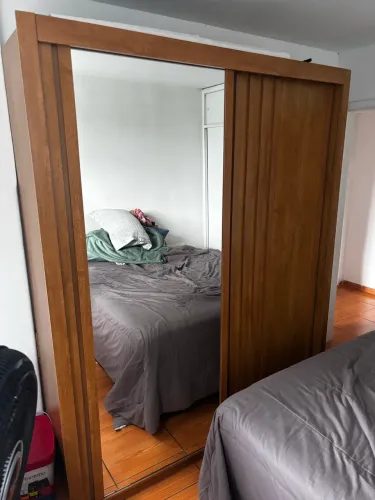 Guarda roupa porta de correr com espelho
