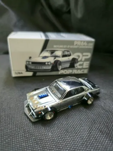 Miniatura Pop Race Skyline GT-R V8 Drift Hakosuka Silver 1:64