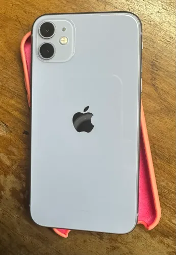iPhone 11 256GB Lilás